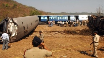 Hindistan'da dün meydana gelen tren kazasında ölü sayısı 207’ye yükseldi