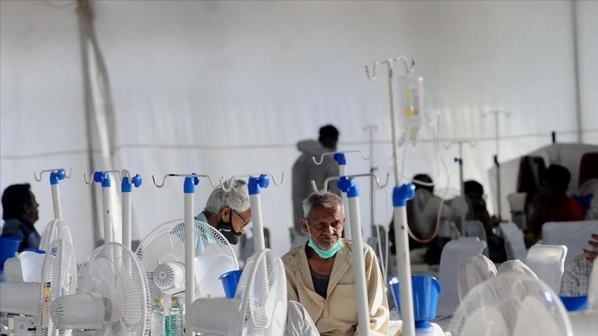 Hindistan'da Kovid-19 salgınında hasta sayısı tekrar düşüşe geçti