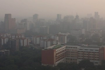 Hindistan'ın başkenti Yeni Delhi'de hava kirliliği nedeniyle eğitime süresiz ara verildi