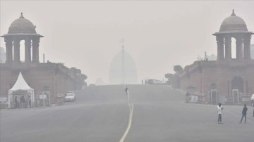 Hindistan'ın başkentinde hava kirliliği nedeniyle okullar ve kömür santralleri kapatıldı