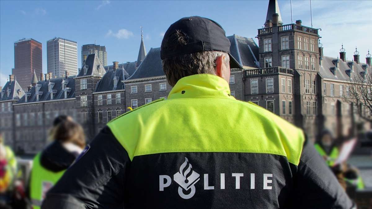 Hollanda Parlamentosu, bomba tehdidi nedeniyle boşaltıldı