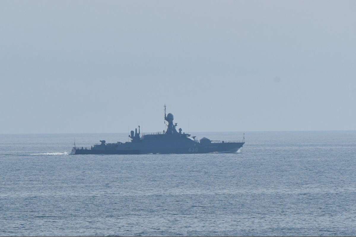 Hollanda, Rusya'yı Karadeniz'de savaş gemisini taciz etmekle suçladı