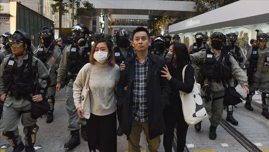 Hong Kong’da demokrasi yanlısı milletvekilleri toplu istifa edeceklerini açıkladı