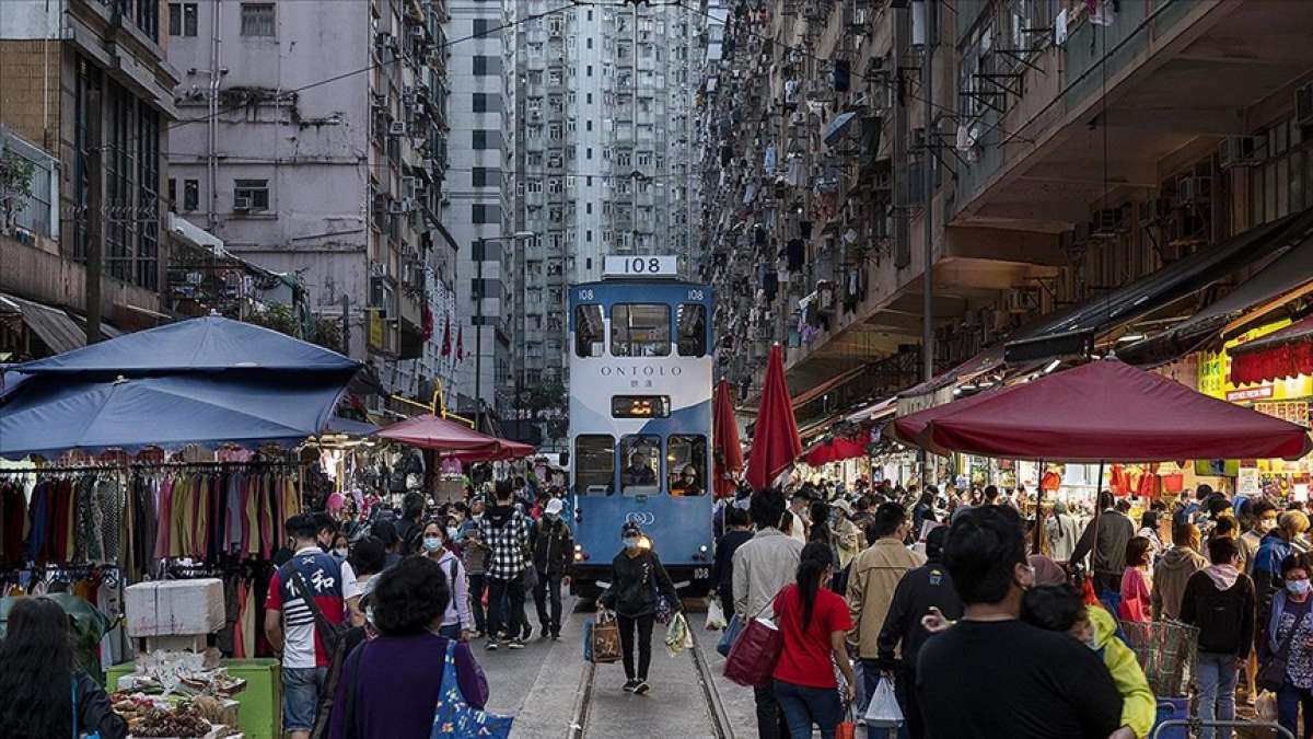 Hong Kong'da hükümete bağlılık yemini sözleşmesini imzalamayan kamu görevlileri işten çıkartıla