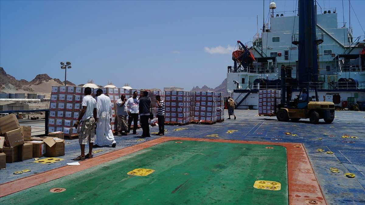 Husiler Aden Limanı'ndan geçen ürünlere yüzde 50 gümrük vergisi getirdi