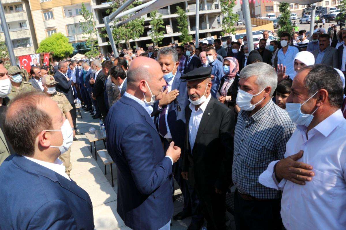 İçişleri Bakanı Soylu, Şırnak'ta halkla bayramlaştı