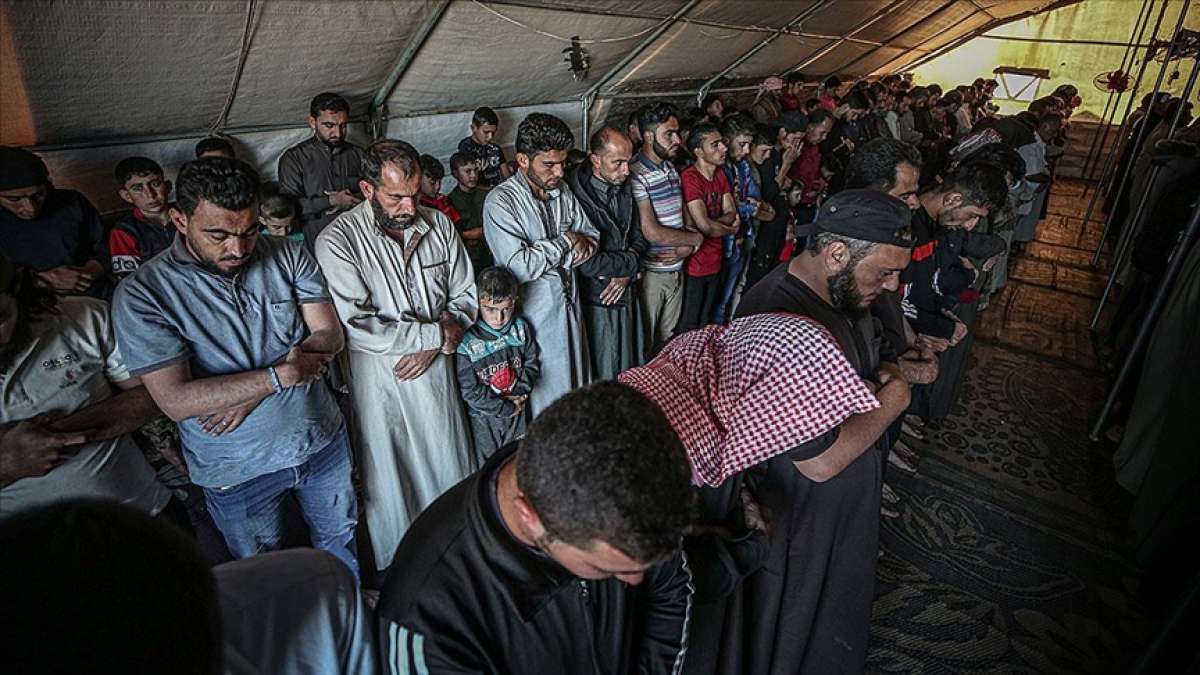 İdlib'de yerinden edilen siviller bir Ramazan Bayramı'nı daha sıla hasretiyle karşıladı