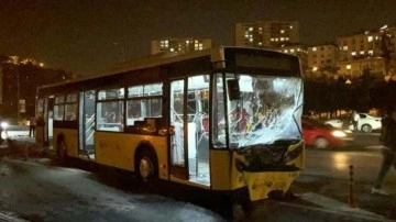 İETT otobüsü ile otomobil çarpıştı: 1 ölü, 4 yaralı