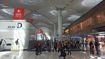 İGA'dan yolculara "havalimanına gelmeden seferinizi kontrol edin" uyarısı