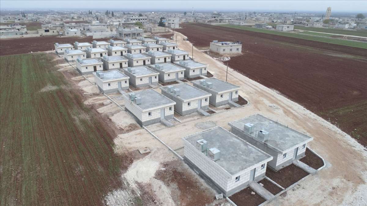 İHH, İdlib'de 'Yaşam Evleri' projesiyle briket evler inşa edecek