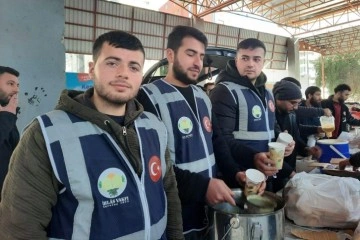 İhlas Vakfı&rsquo;nın yardım tırları deprem b&ouml;lgesinde