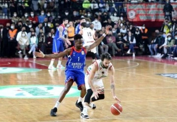 ING Basketbol Süper Ligi: Pınar Karşıyaka: 78 Anadolu Efes: 73