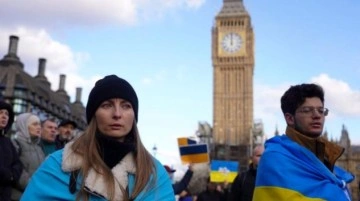 İngiltere on binlerce Ukraynalıyı, 'mülteciler için oda' programıyla ülkeye almaya hazırla