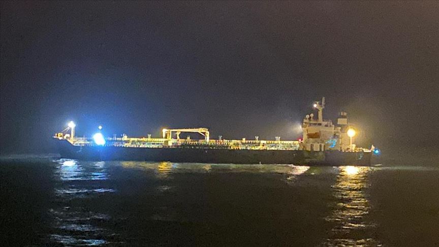 İran, Basra Körfezi’nde ’kaçak akaryakıt taşıyan’ yabancı bir gemiye el koydu