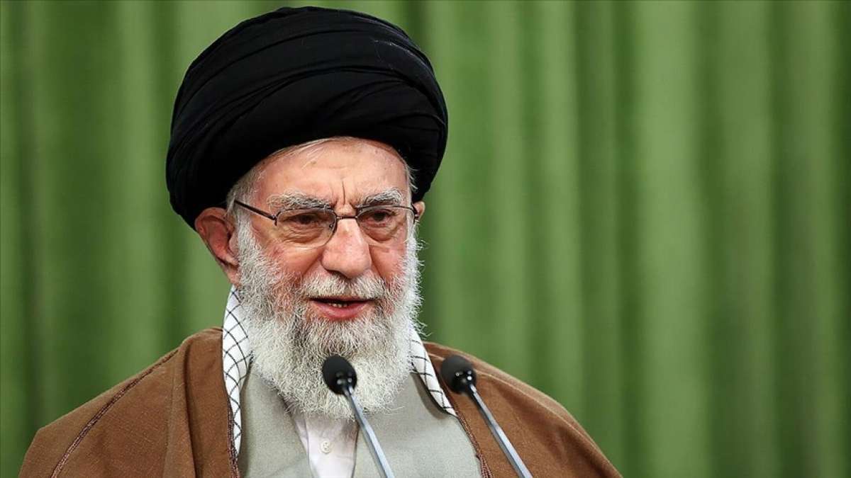 İran lideri Hamaney, Zarif'i 'ABD'nin sözlerini tekrarlamakla' suçladı