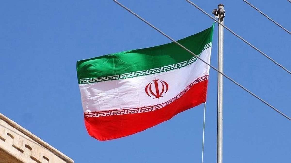 İran'da 'Ahmedinejad, Laricani ve Cihangiri'nin cumhurbaşkanlığı adaylıkları veto edi