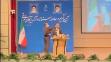İran'da Doğu Azerbaycan'ın yeni valisine bir asker kameraların önünde tokat attı