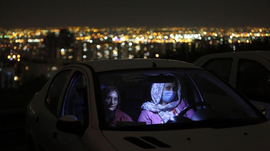 İran’da Kovid-19 nedeniyle riskli şehirlerde gece şahsi araç kullanımı yasaklandı
