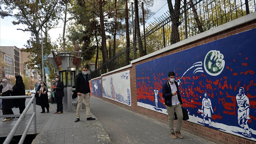 İranlı ekonomistten 'orta sınıf yok oluyor' uyarısı