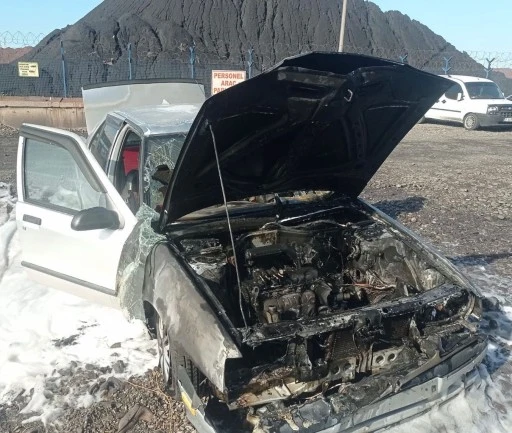 İskenderun’da park halindeki otomobil yandı