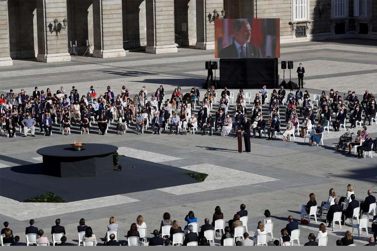 İspanya'da Covid-19 nedeniyle hayatını kaybedenler törenle anıldı