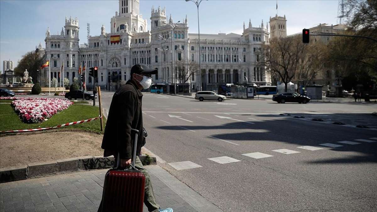 İspanya'da Kovid-19'dan günlük can kaybı son 8 ayın en yüksek seviyesine çıktı