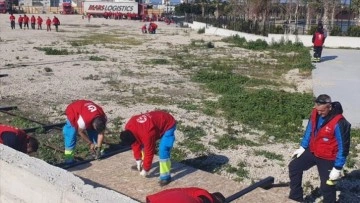 İspanyol sağlık ekibi ile sahra hastanesi malzemeleri Türkiye'ye ulaştı