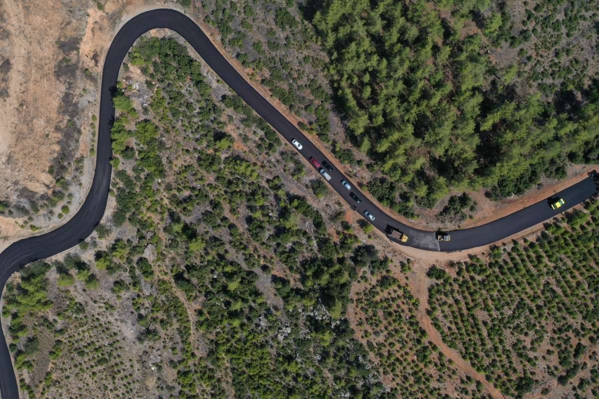 Isparta'da 2 köyü ilçeye bağlayan yol sıcak asfalta kavuşuyor
