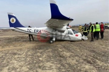Isparta&rsquo;da motoru arızalanan eğitim u&ccedil;ağı zorunlu iniş yaptı: 2 yaralı
