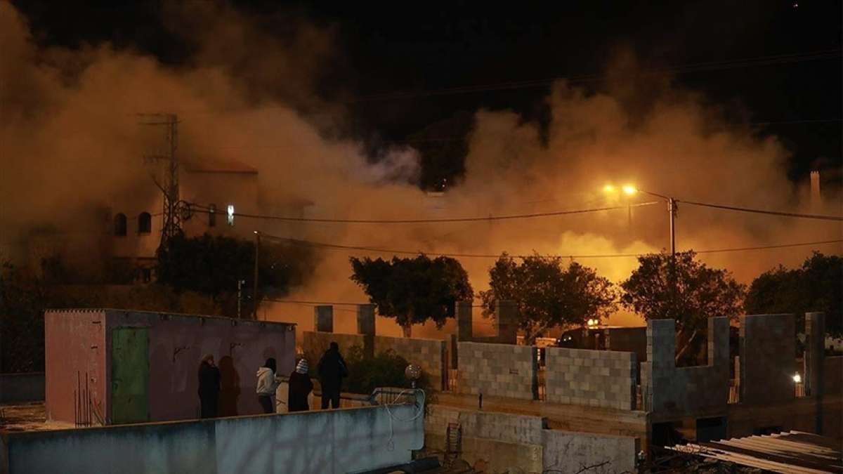 İsrail askerleri Filistinli tutuklunun Batı Şeria'daki evini havaya uçurdu