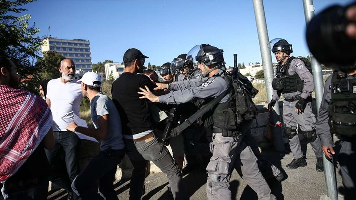 İsrail güçleri, Batı Şeria ile Doğu Kudüs'te 41 Filistinliyi gözaltına aldı