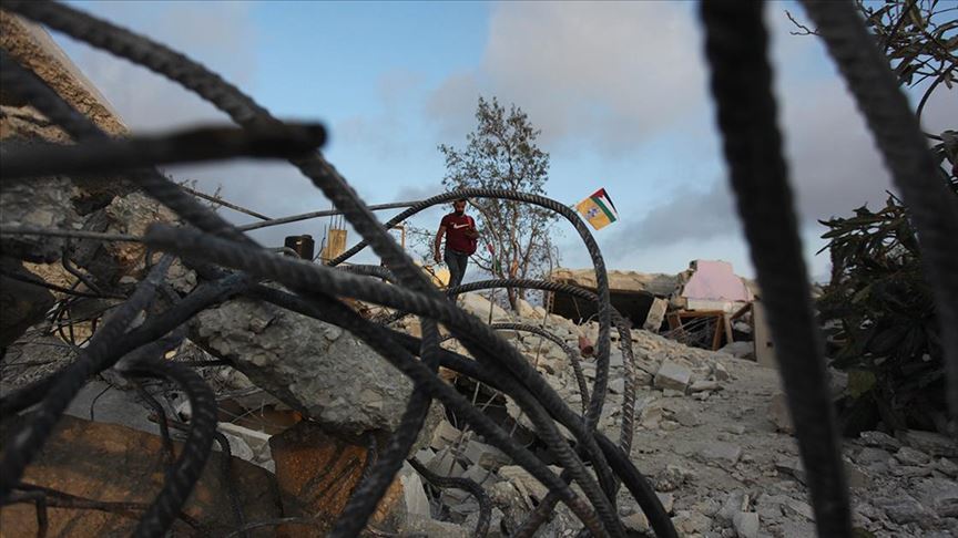 İsrail güçleri Batı Şeria’da Filistinlilere ait yapıları yıktı