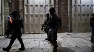 İsrail güçleri hapisten kaçan Filistinli tutukluların yakınlarını gözaltına almaya devam ediyor