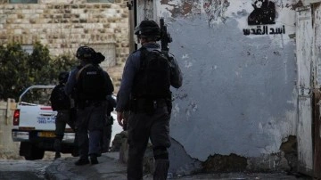 İsrail polisi Kudüs'te ortak Filistinliyi yaraladıktan sonradan gözaltına aldı