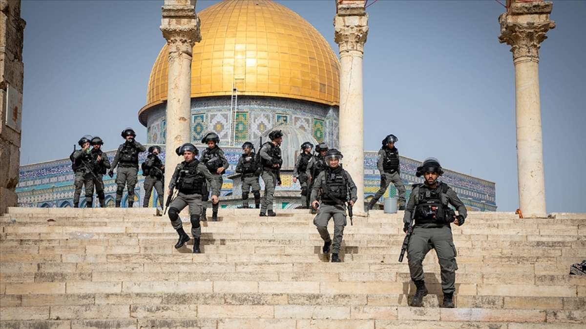 İsrail polisinden Mescid-i Aksa'da cuma namazı sonrası cemaate müdahale: 20 yaralı