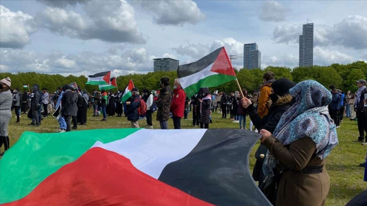 İsrail'in Filistinlilere saldırıları Hollanda'da protesto edildi