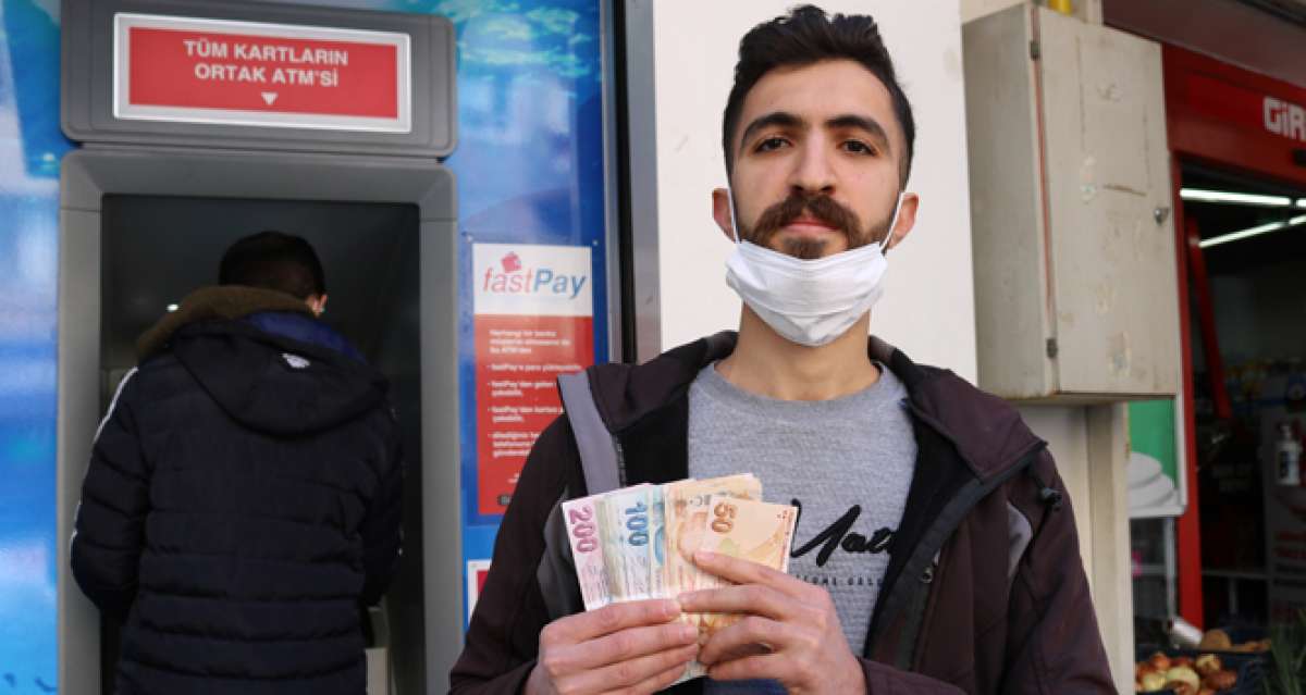İşsiz genç ATM'de bulduğu parayı banka yetkililerine teslim etti