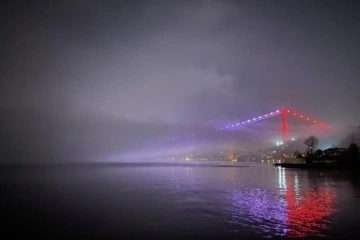 İstanbul Boğazı’nda yoğun sis: Gemi trafiği çift yönlü olarak askıya alındı
