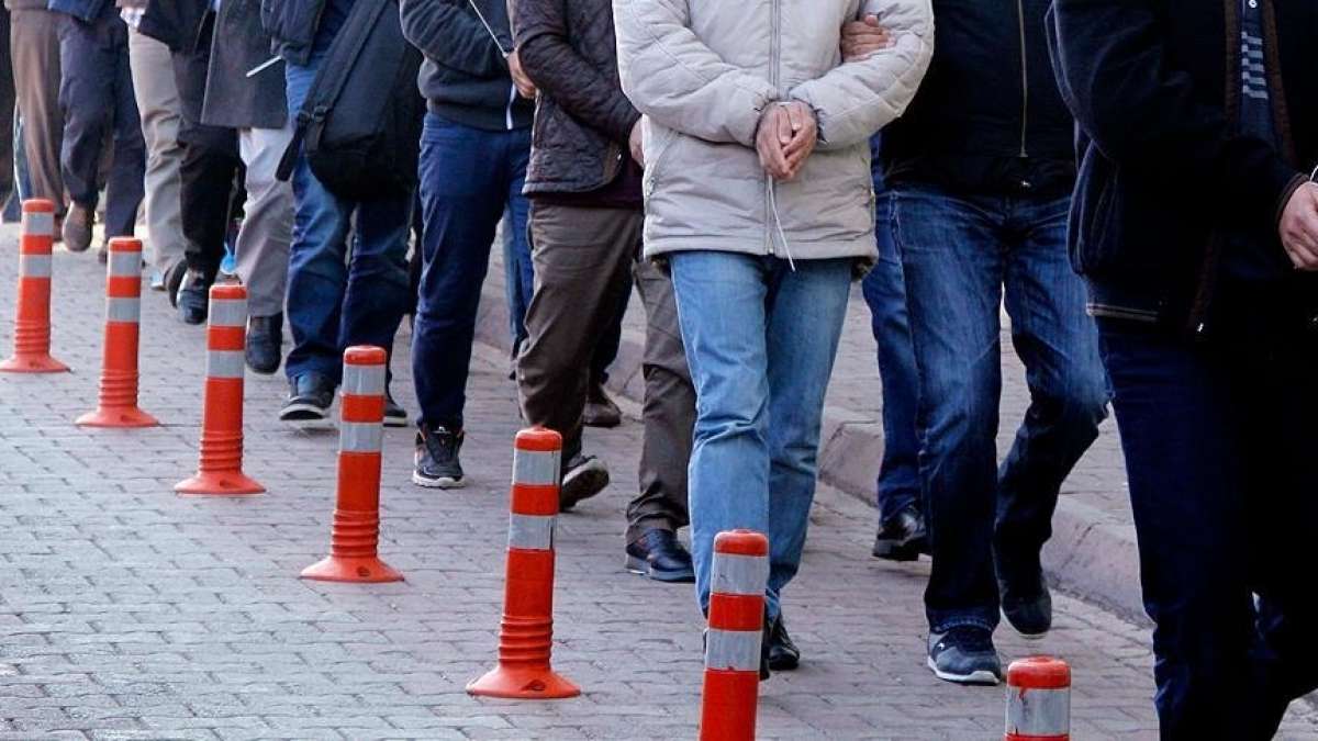 İstanbul merkezli 12 ilde uluslararası göçmen kaçakçılığı operasyonu: 72 gözaltı