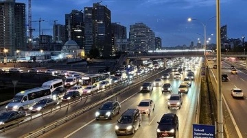 İstanbul trafiğinde akşam yoğunluğu yaşanıyor