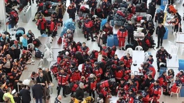 İstanbul Valiliği: Deprem bölgesine 14 bin 451 personel ve AFAD gönüllüsü gönderildi