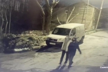 İstanbul'da 9 ev soyan hırsızlar kamerada