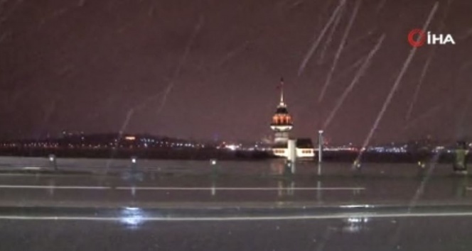 İstanbul'da beklenen yağış gece boyunca devam etti