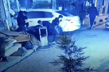 İstanbul’da dehşet anları: Otomobille geçerken kurşun yağdırdılar