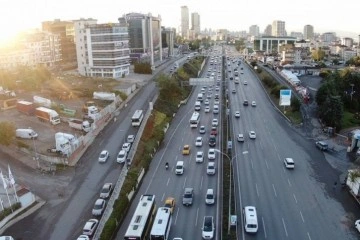 İstanbul’da haftanın akıbet iş gününde trafik yoğunluğu erken başladı