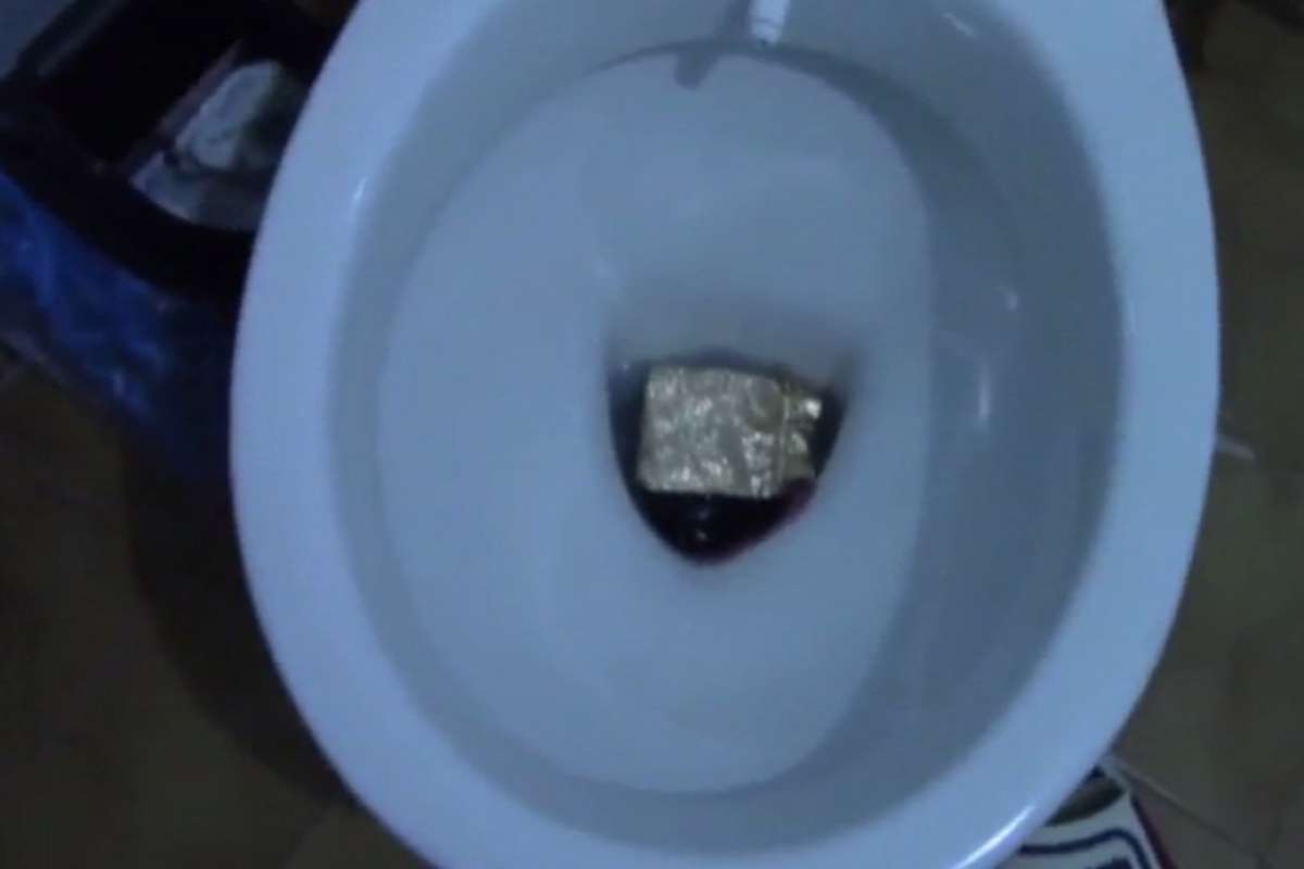 İstanbul'da hırsızlık çetesi çökertildi: Klozette 50 bin lira değerindeki altın böyle bulundu