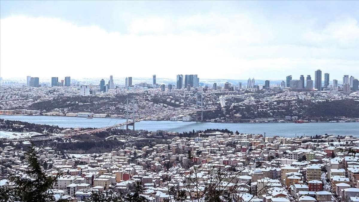İstanbul'da kar yağışı bazı bölgelerde etkili oluyor