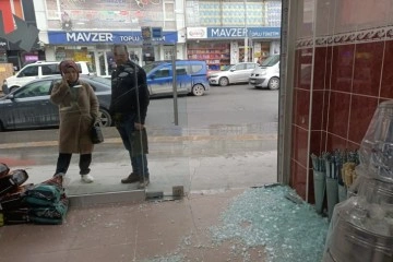 İstanbul'da kasap dükkanına kurşun yağdırdılar