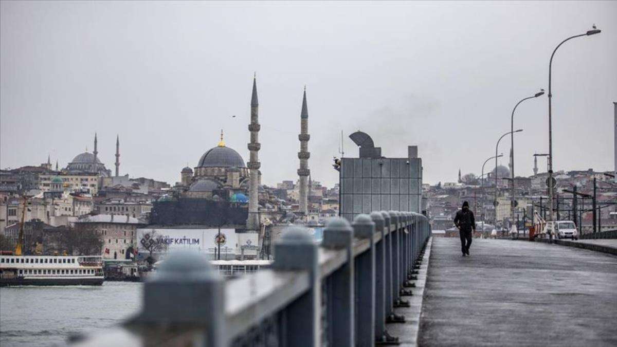İstanbul'da sokağa çıkma kısıtlaması cumartesi için kalktı, pazar günü devam edecek