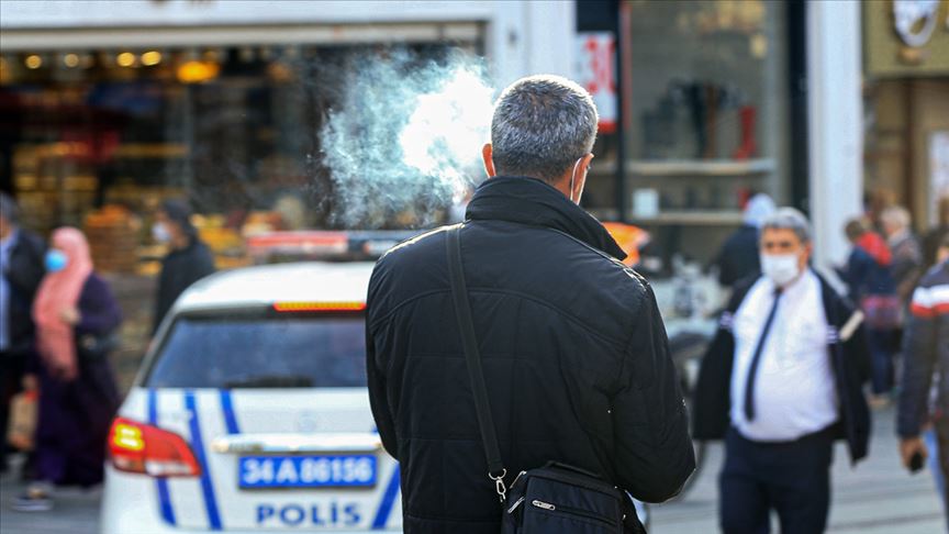 İstanbul’da tüm pazar yerlerinde sigara içilmesi yasaklandı
